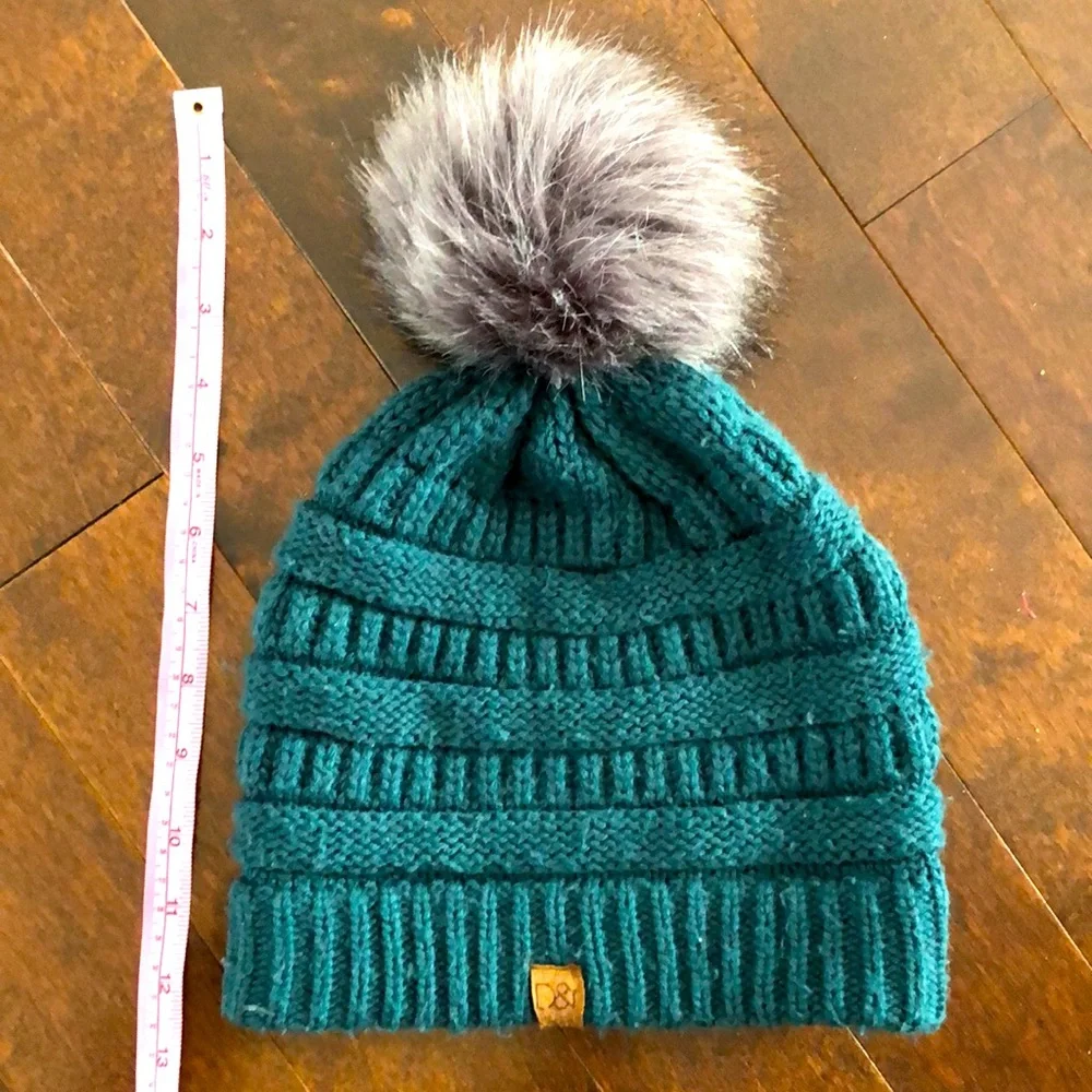 Hat - Picture 3 of 4